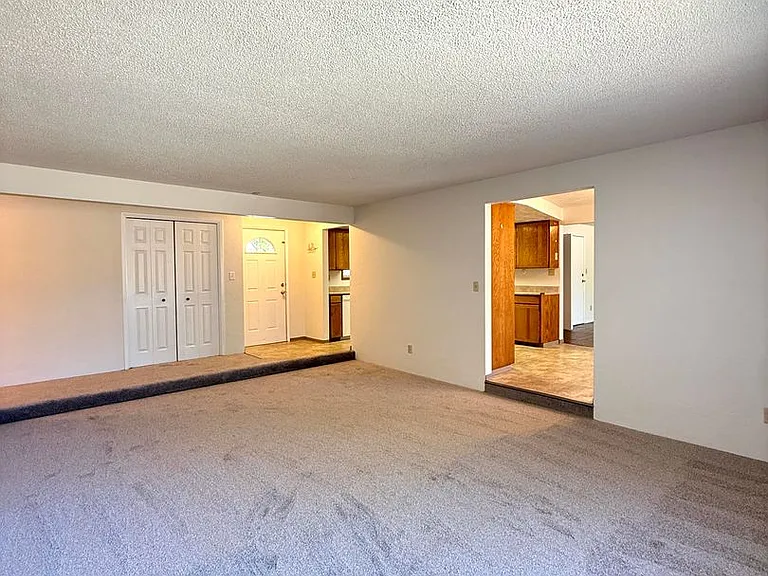 3051 Jason Way — Photo 3