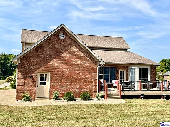 3rd image of 501 Maple Crest Way