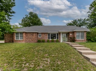 2000 Cobblestone Ct, Columbia, MO 65203