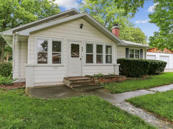 904 W Bond St, Monticello, IL 61856