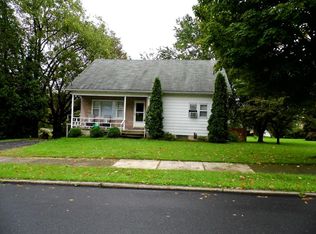 1132 W 5th St, Lewistown, PA 17044