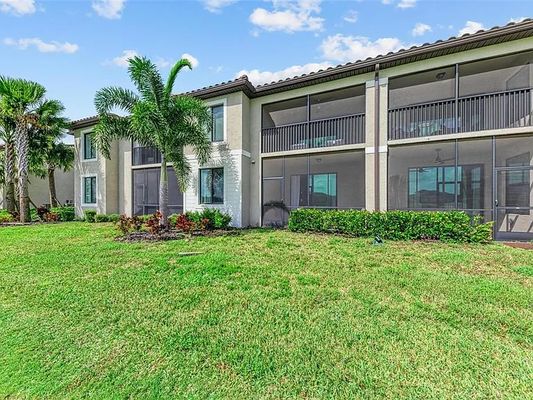 5685 Palmer Cir #105 — Photo 40