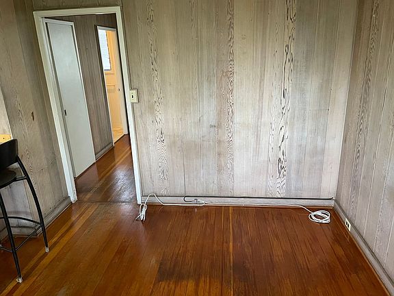 3rd image of 546 Kamoku St APT 9
