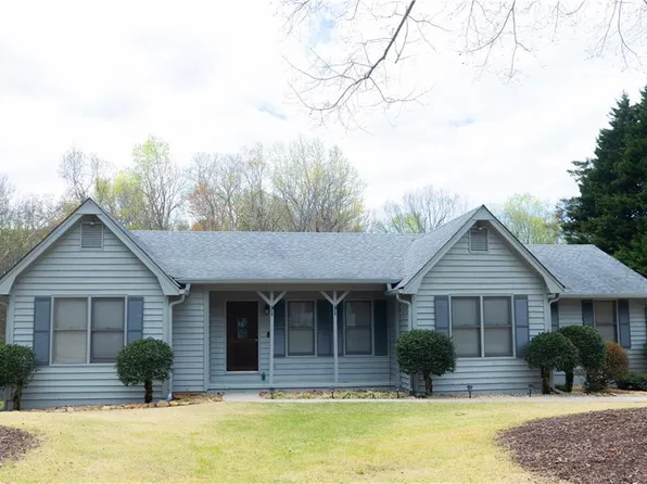 2859 Cascade Dr, Gainesville, GA 30504