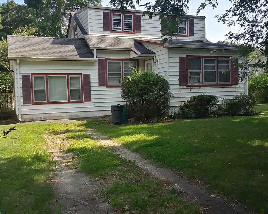 1st image of 10 Parkwood Dr