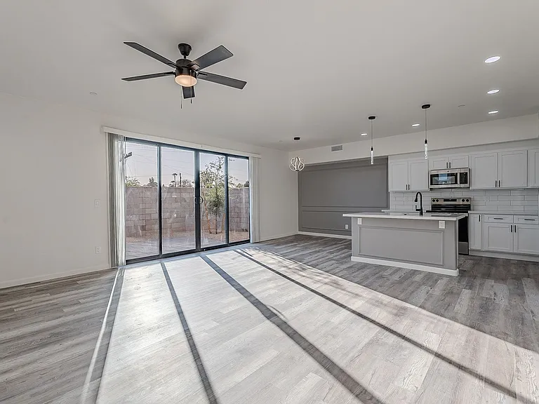 55 W Thomas Ln — Photo 35