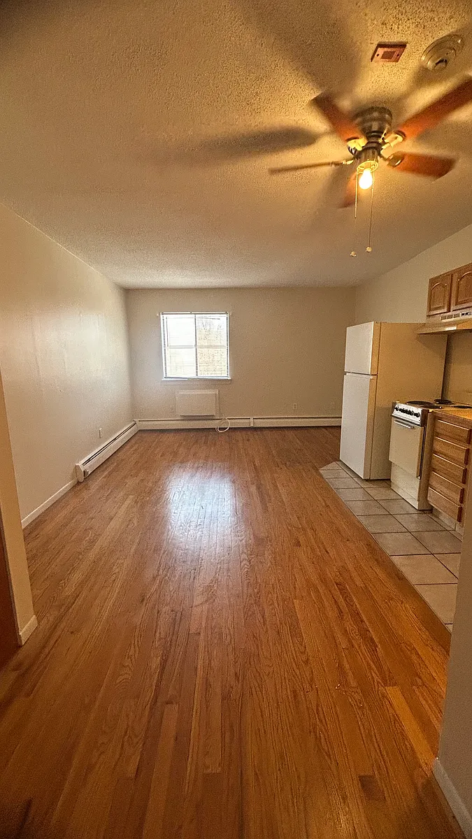 Building Photo - 1455 Mineral Spring Ave #31
