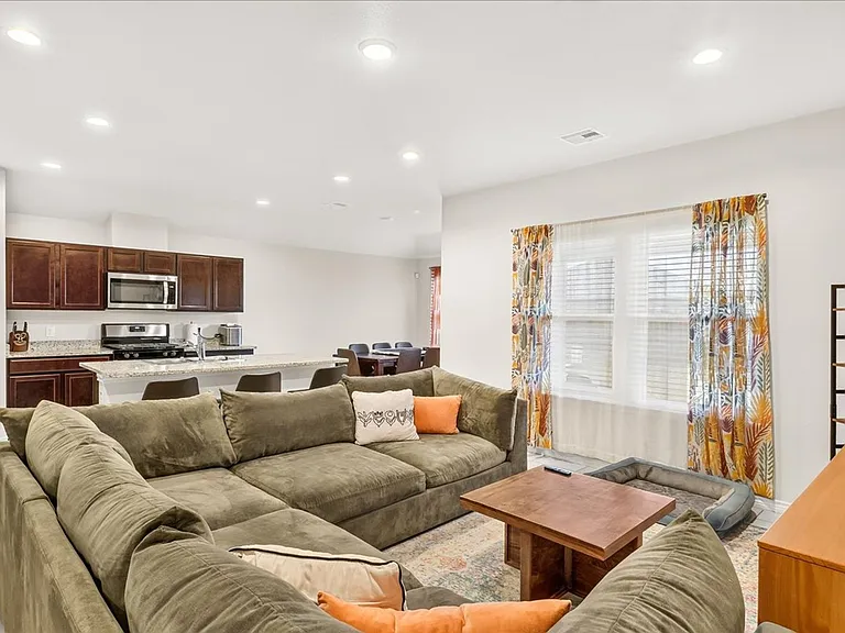 3913 Targaryen Way — Photo 5