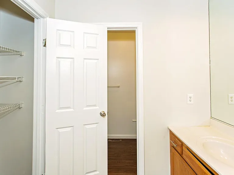 5695 Victoryview Ln — Photo 20