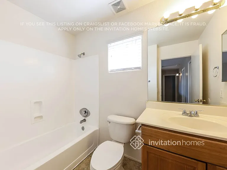 12937 W Holly St — Photo 16