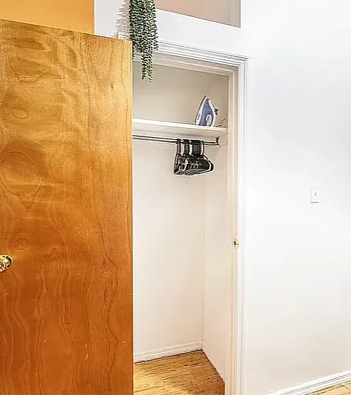 543 1/2 E 6th St #2A — Photo 10