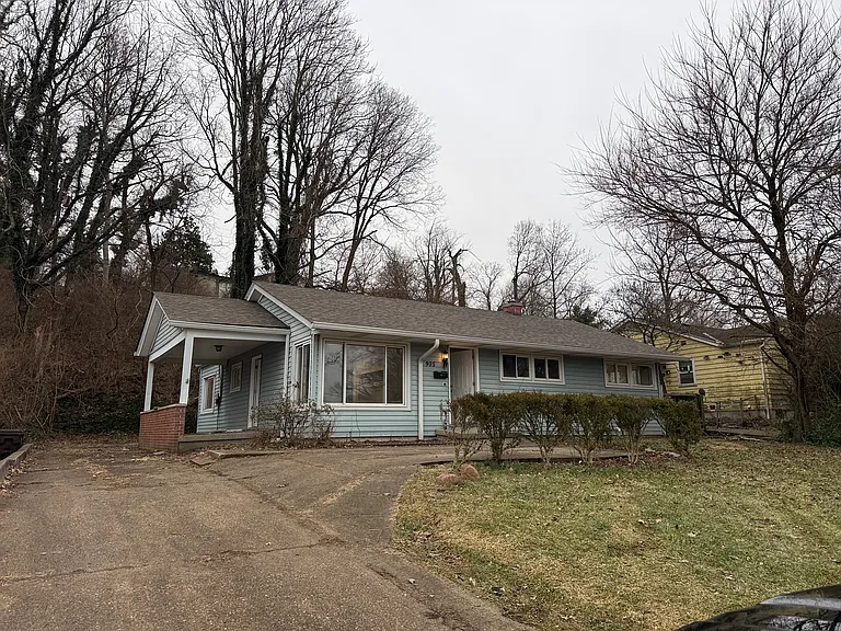 905 N University Blvd — Photo 1