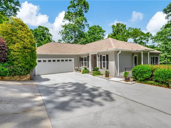 100 Evergreen Ct, Fair Play, SC 29643