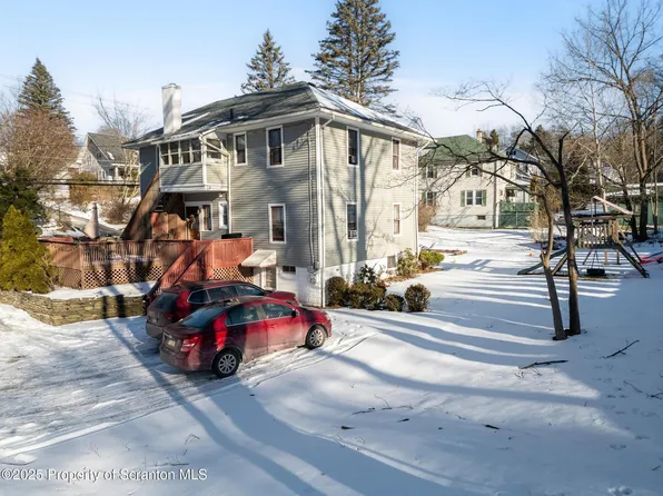 308 Layton Rd, Clarks Summit, PA 18411