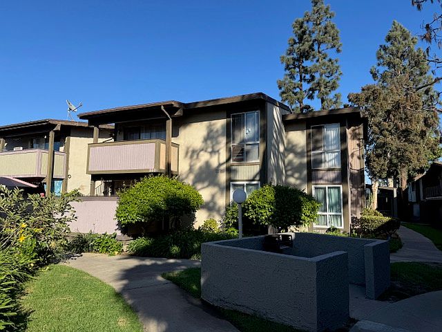 2nd image of 800 Coriander Dr Unit N