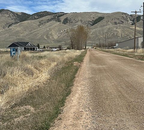 3rd image of 1 E Joes Gap Rd