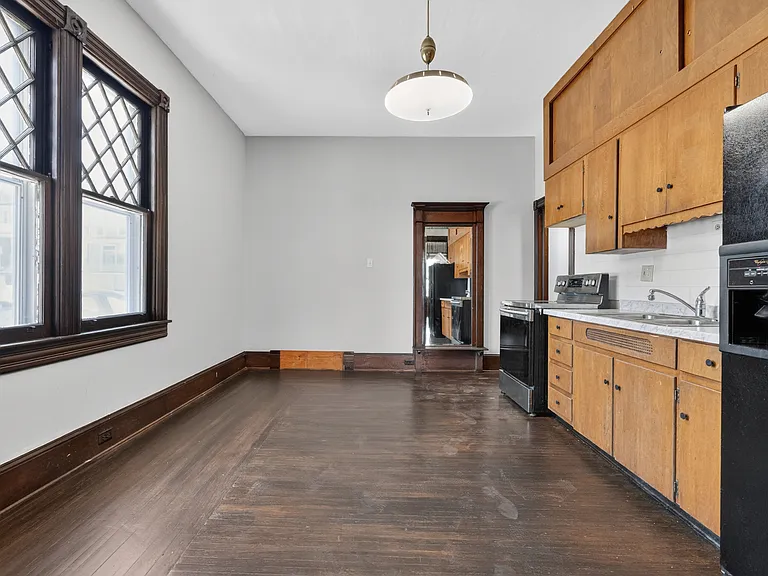 265-267 E Bertsch St #1 — Photo 7