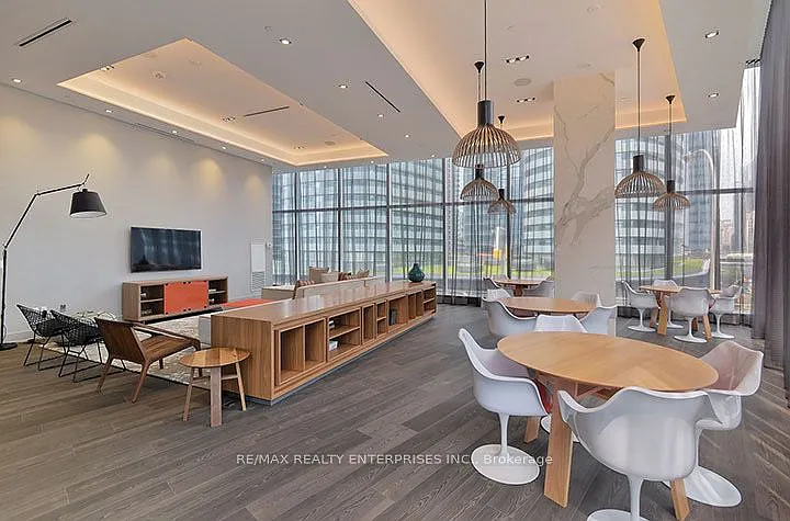 10 York St #1405 — Photo 25