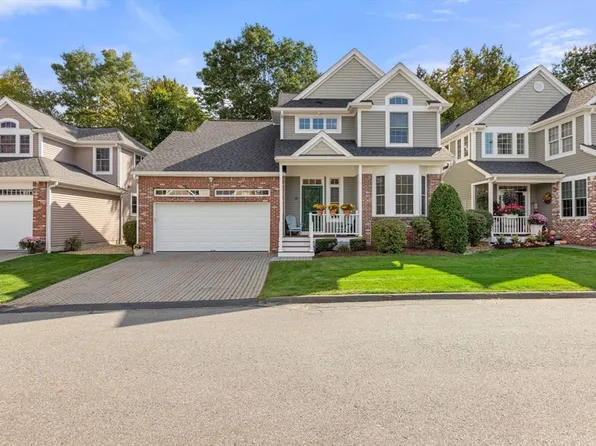 18 Riverwalk Ln #18, East Walpole, MA 02032