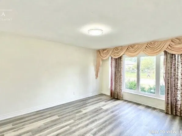 44 Strathavon Dr #1, Toronto, ON M9V 2H6