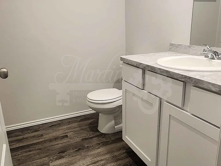 1407 Ellie Ct — Photo 9