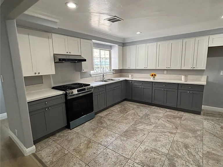 1810 Jellick Ave — Photo 5