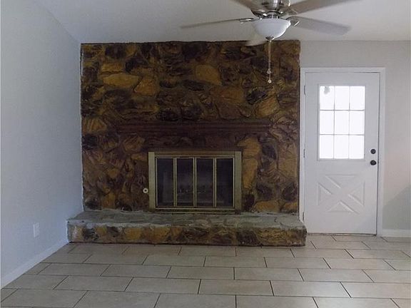 4th image of 1618 SE 4th St