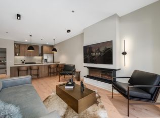 1257 N Ashland Ave #204, Chicago, IL 60622