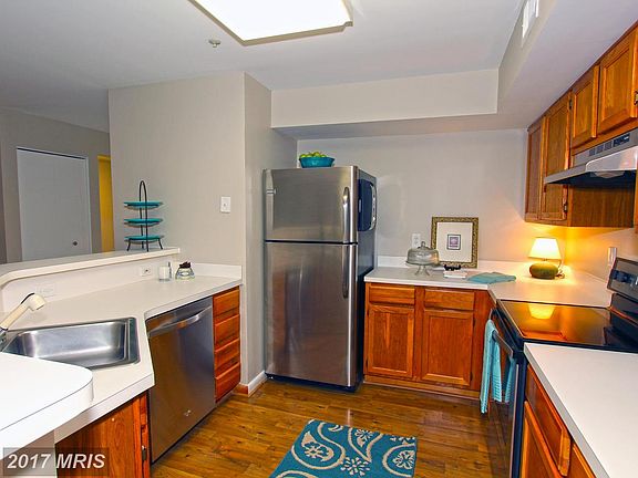 4th image of 30 Sandstone Ct APT B