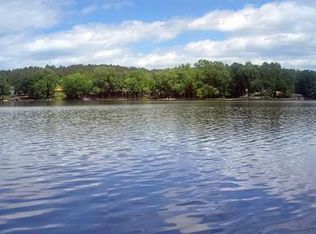 413 Terrapin Pointe Rd, Hodges, SC 29653