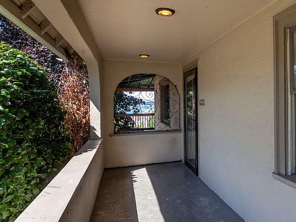 3rd image of 3325 N 30th St