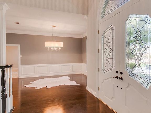 4th image of 4005 Mockingbird Ln