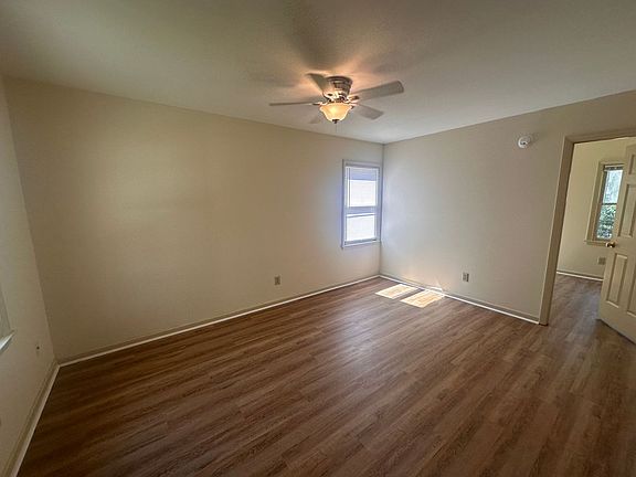 4th image of 928 Bonham Ave APT 102