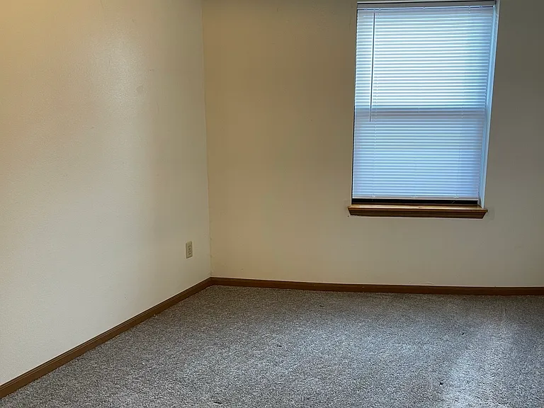 307 E College St #1812 — Photo 11