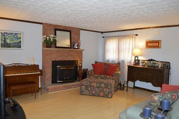 2nd image of 151 Pete Foister Ln