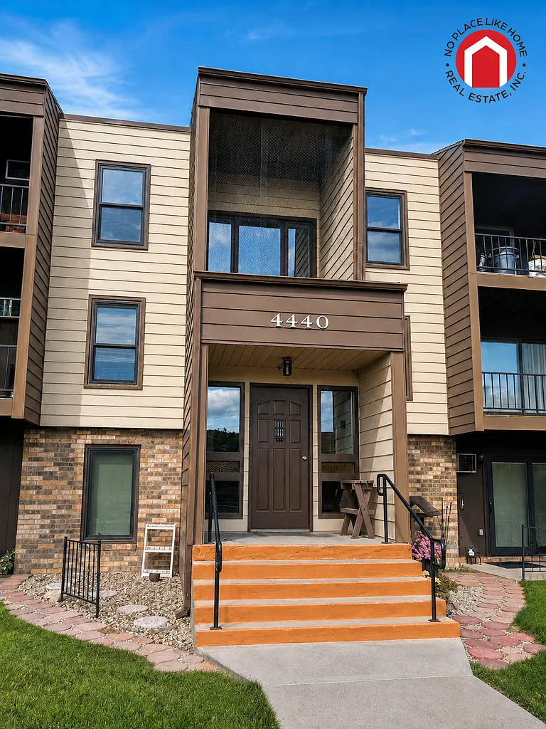 Building Photo - 4440 S Poplar St #301