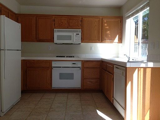 5th image of 633 Hillhaven Dr