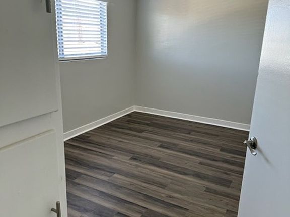 5th image of 5511 Cherry Ave #6