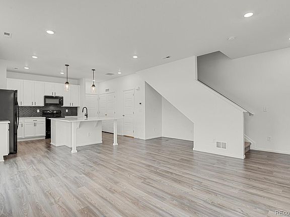 5th image of 17852 E 103rd Avenue