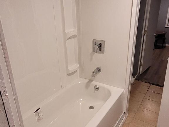 5th image of 503 32nd St #B
