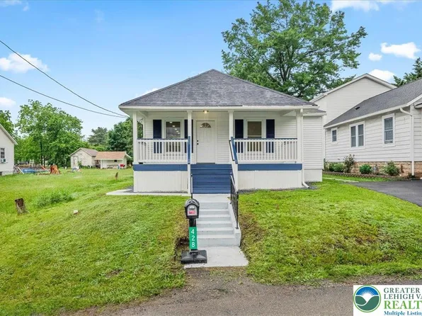 428 Shook Ave, Stroudsburg, PA 18360