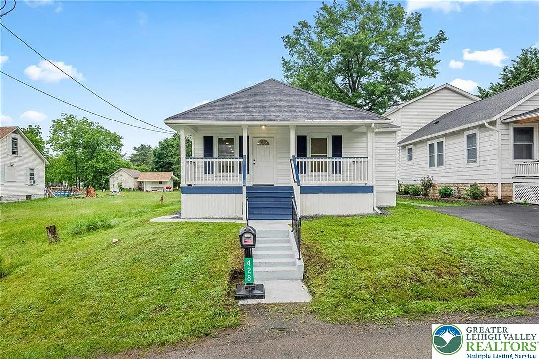428 Shook Ave photo 1