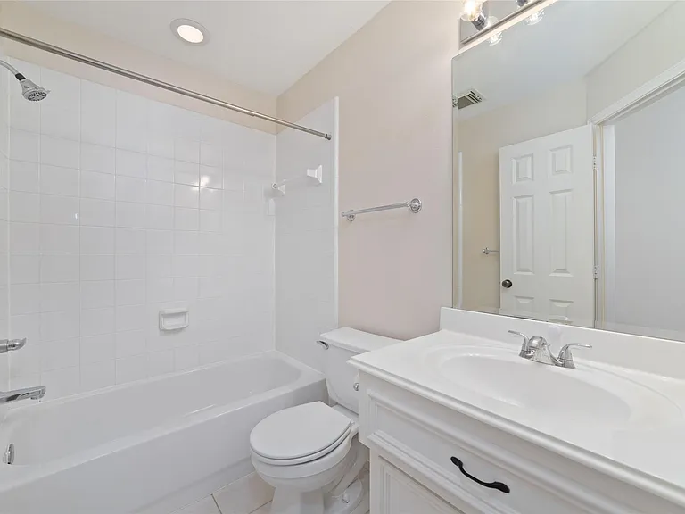2256 La Branch St — Photo 29