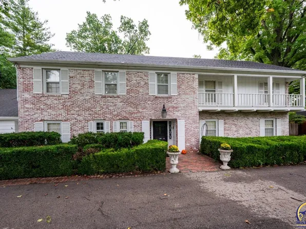 2824 SW Burlingame Rd, Topeka, KS 66611