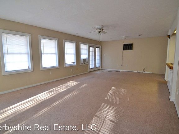 3rd image of 115 Kenmore Dr #B