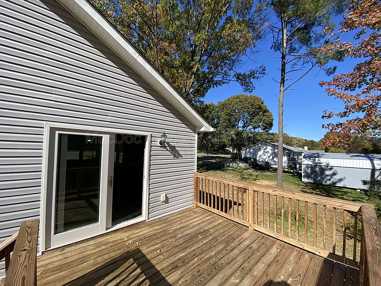 77 Lakeview Dr — Photo 34
