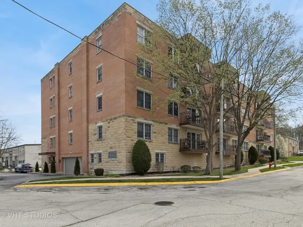 8733 Willow Blvd APT 4A, Willow Springs, IL 60480