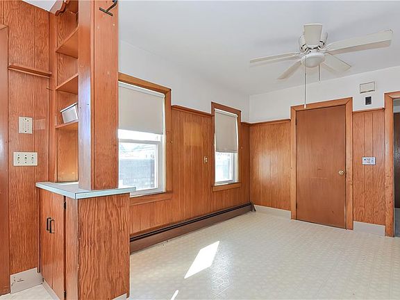 4th image of 260-262 Warren Ave