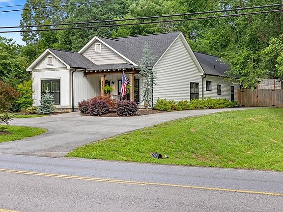 2nd image of 3101 Peerless Rd NW