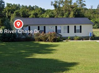 50 River Chase Dr, Hawkinsville, GA 31036